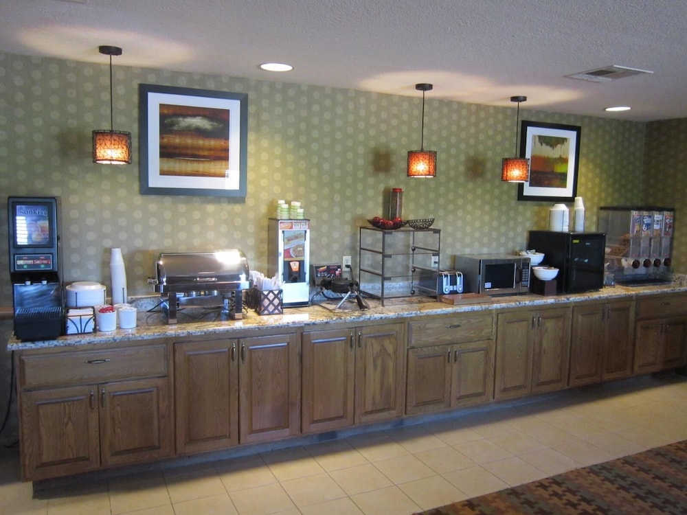 Best Western Plus Waco North 33/43