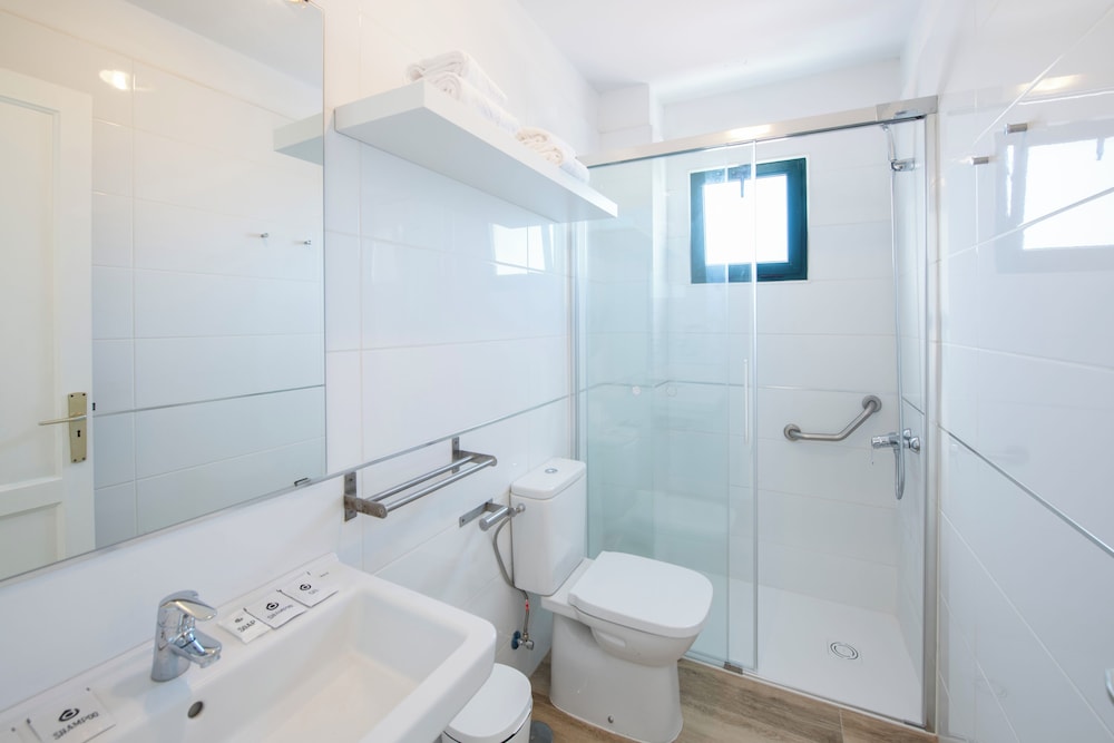 Apartamentos Los Rosales 72/75