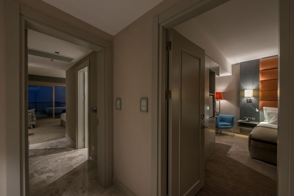 Elexus Hotel Resort & SPA & Casino 50/50