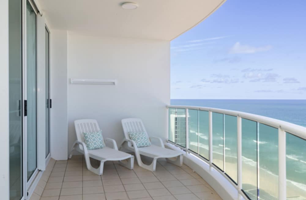 Pacific Views Resort 9/73