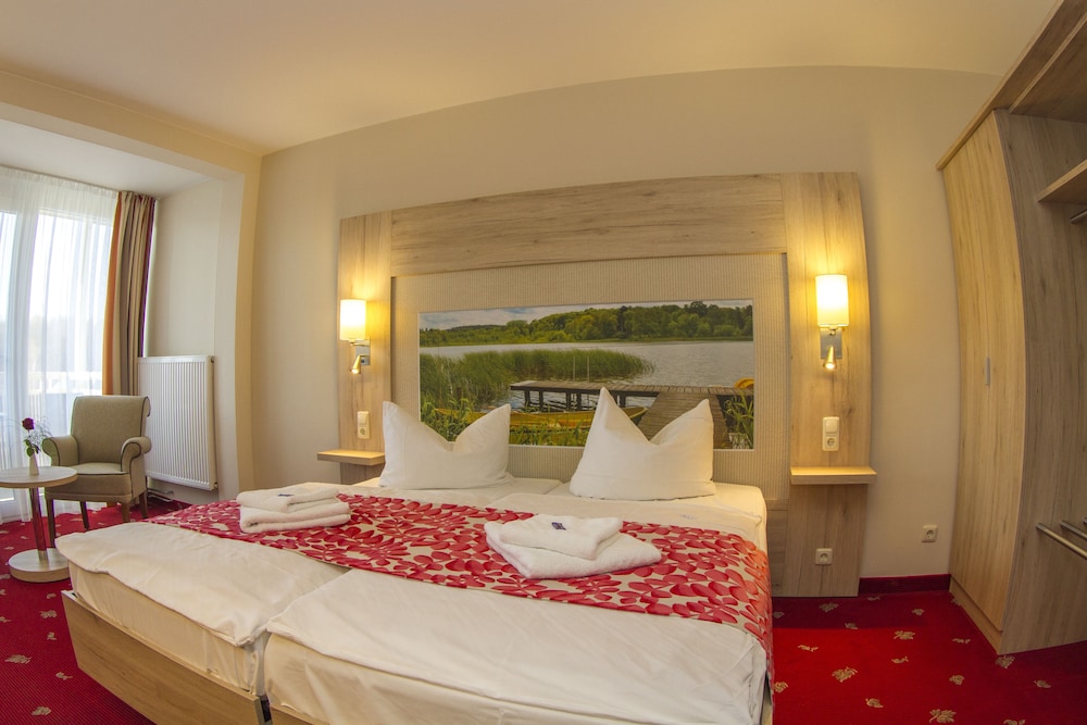 FALK SEEHOTEL PLAU AM SEE 11/50
