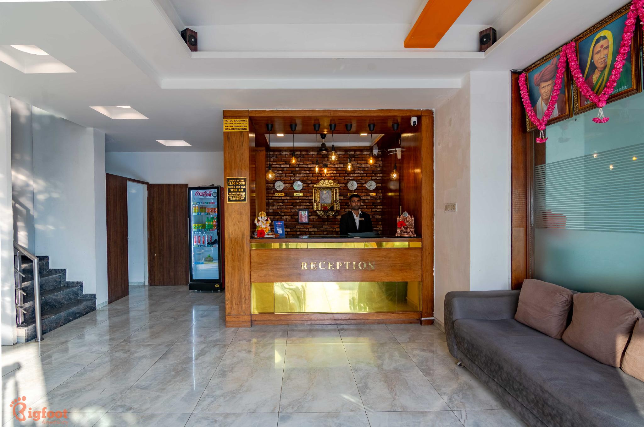 Oyo 4445 Hotel Saishri 12/63