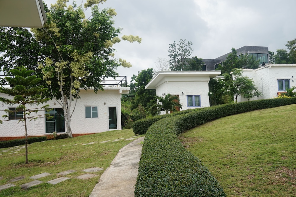 Whiterock Resort Pakchong 40/48