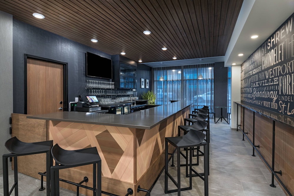 Fairfield Inn and Suites by Marriott St Louis Downtown 28/37