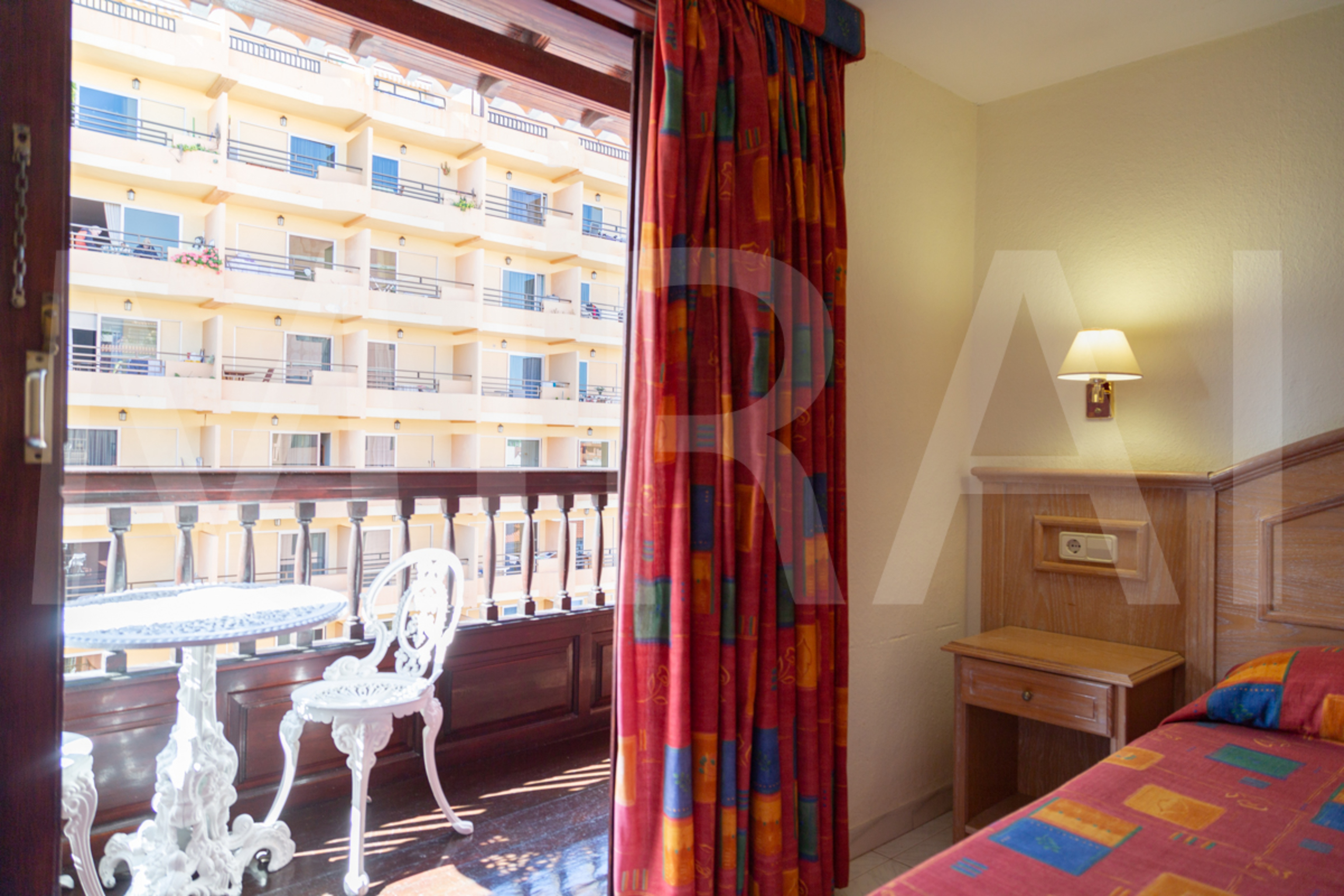 Hotel Tropical 38/56