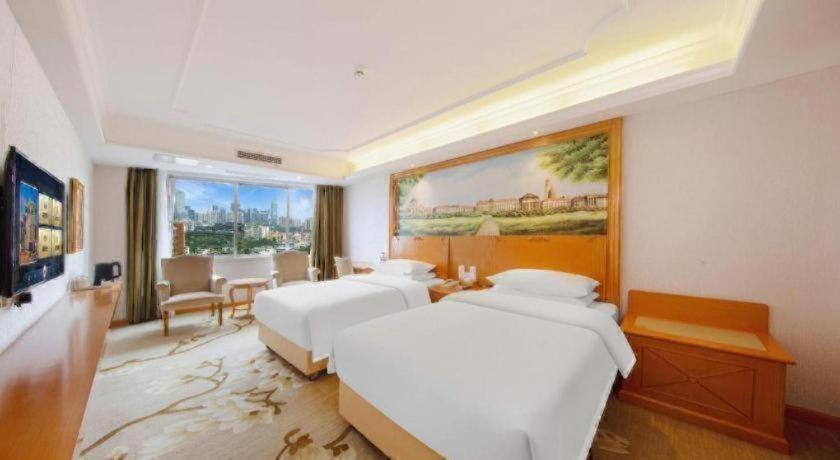 Outsky Hotel 24/50