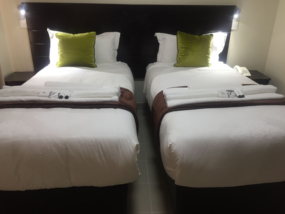 Cycad Palm Hotel 14/50