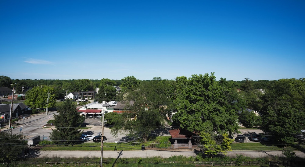 Hotel Broad Ripple 43/46