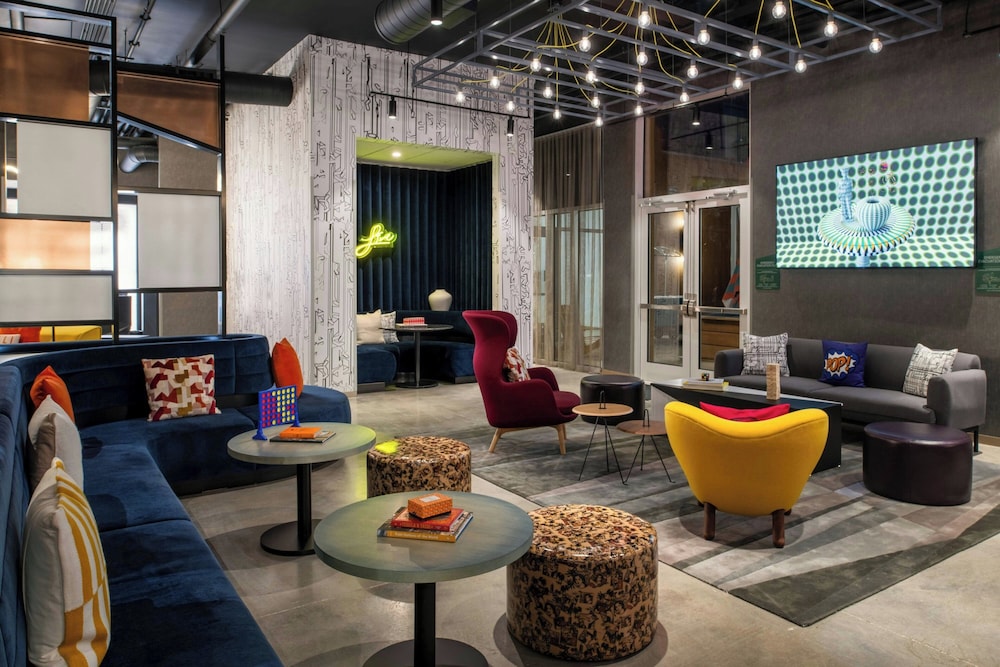 Aloft Sacramento Airport Natomas 13/43