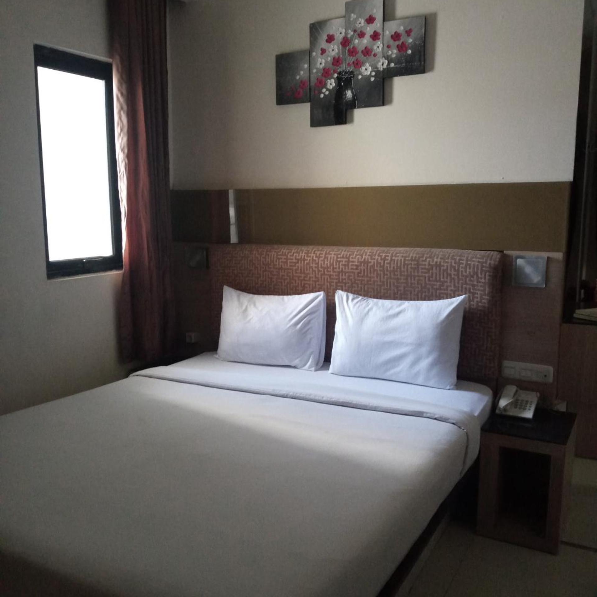 Penthouse Hotel 12/60