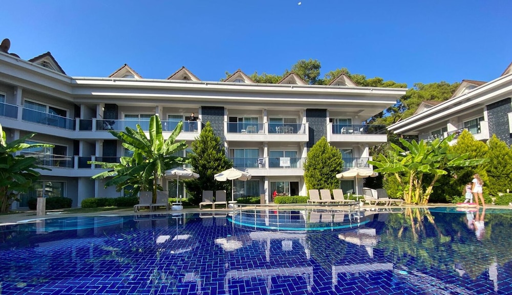 Truemar Hotels & Suites 3/50
