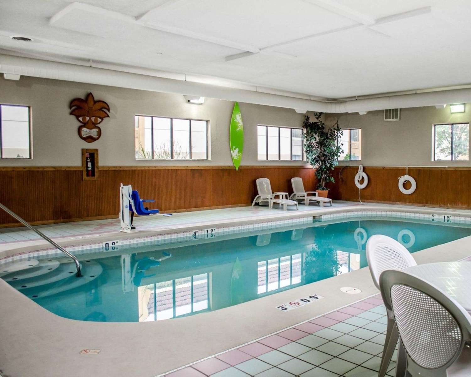 swimming pool spa