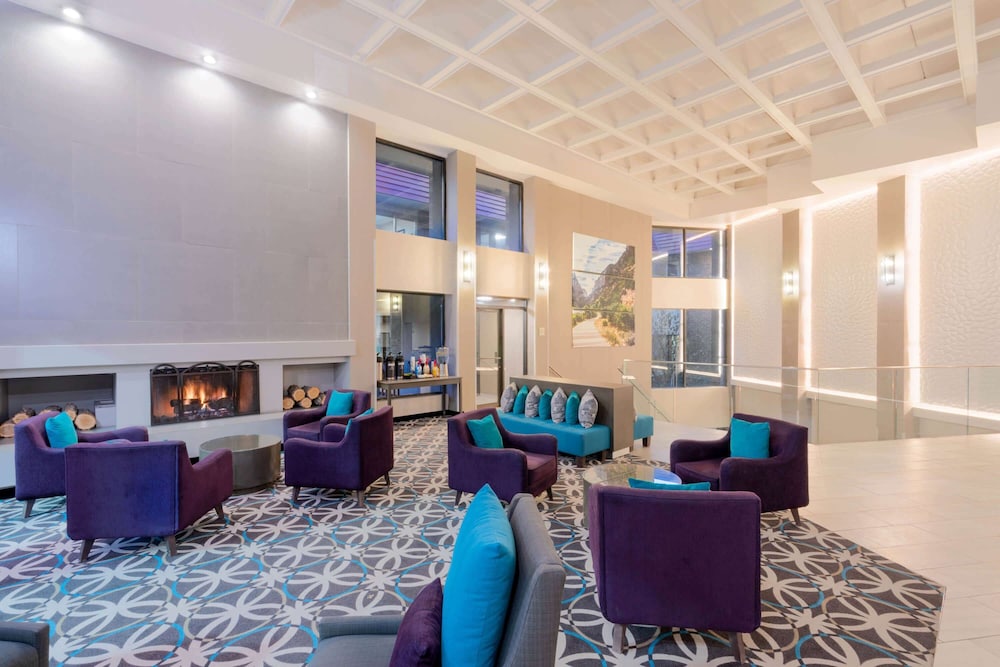 La Quinta Inn & Suites by Wyndham Glenwood Springs 38/56
