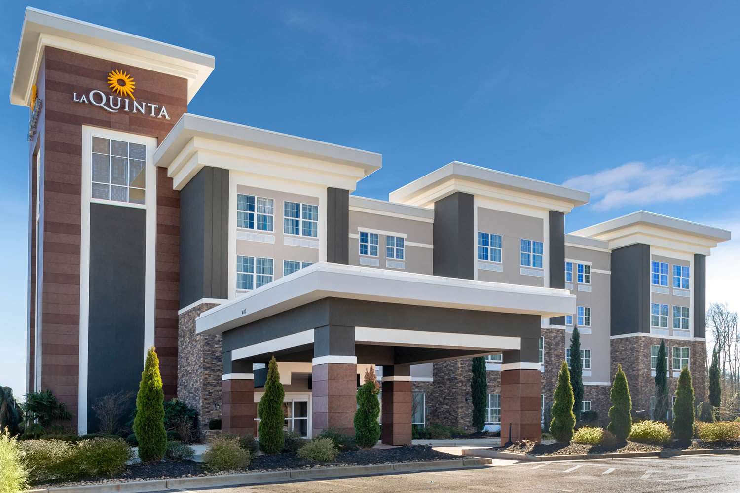 La Quinta Inn & Suites by Wyndham Forsyth 2/45