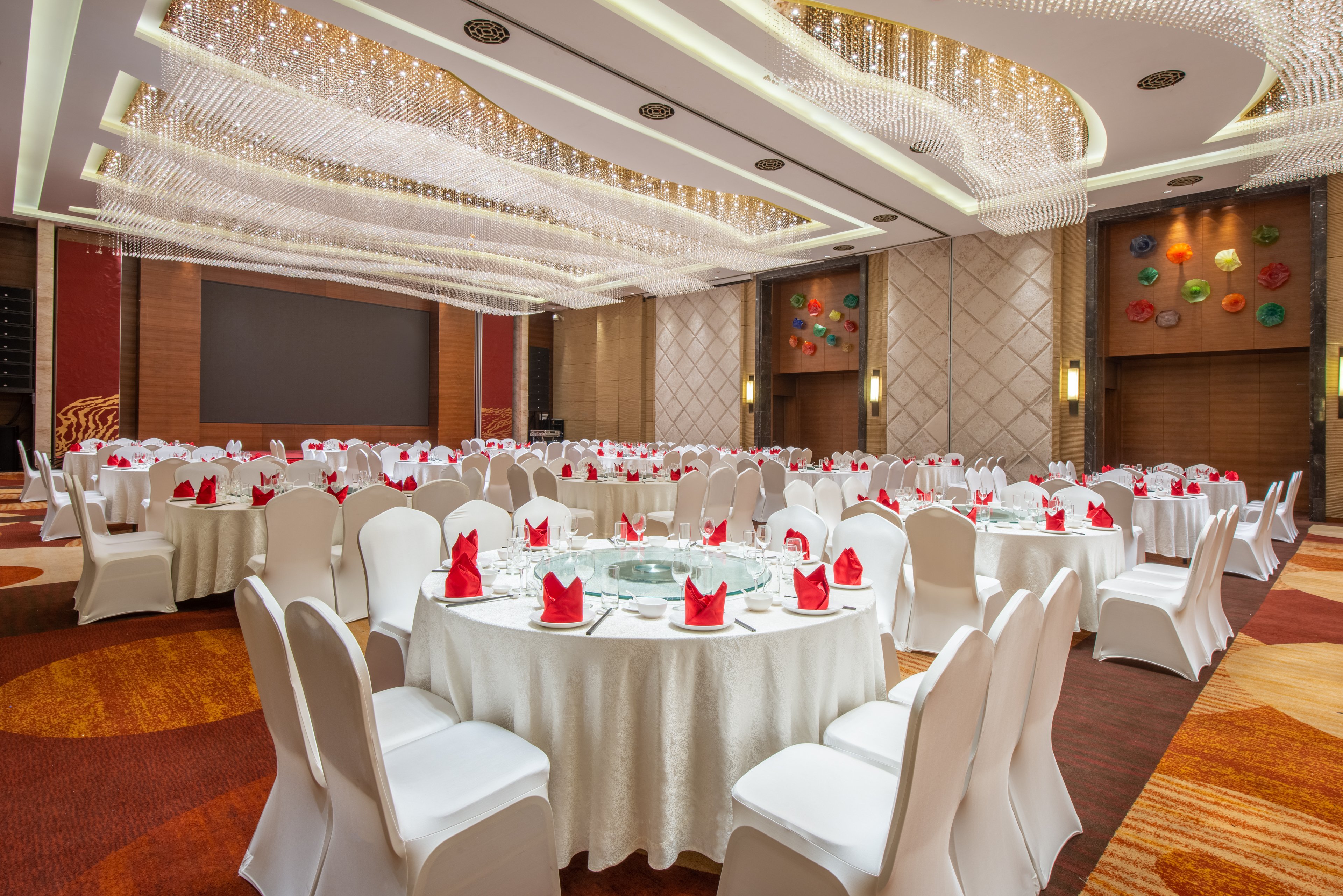 Holiday Inn Nantong Oasis International 70/78