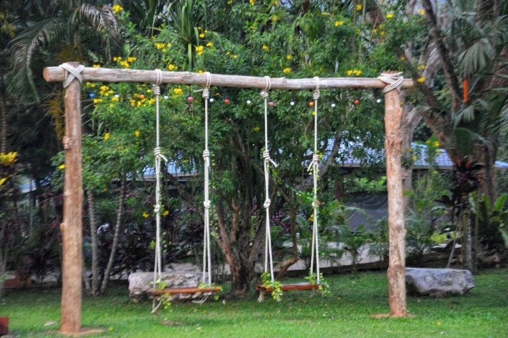 PECHMANEEKAN BEACH RESORT 67/71