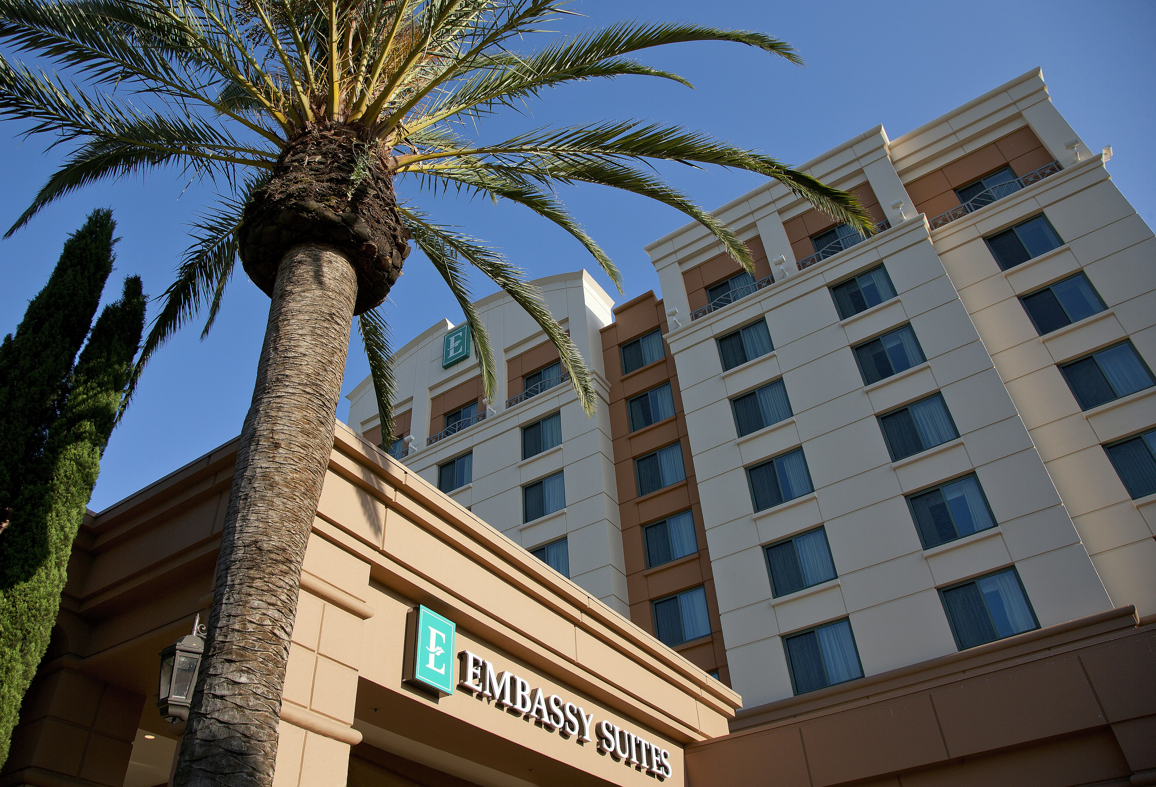 Embassy Suites by Hilton Sacramento Riverfront Promenade 4/80