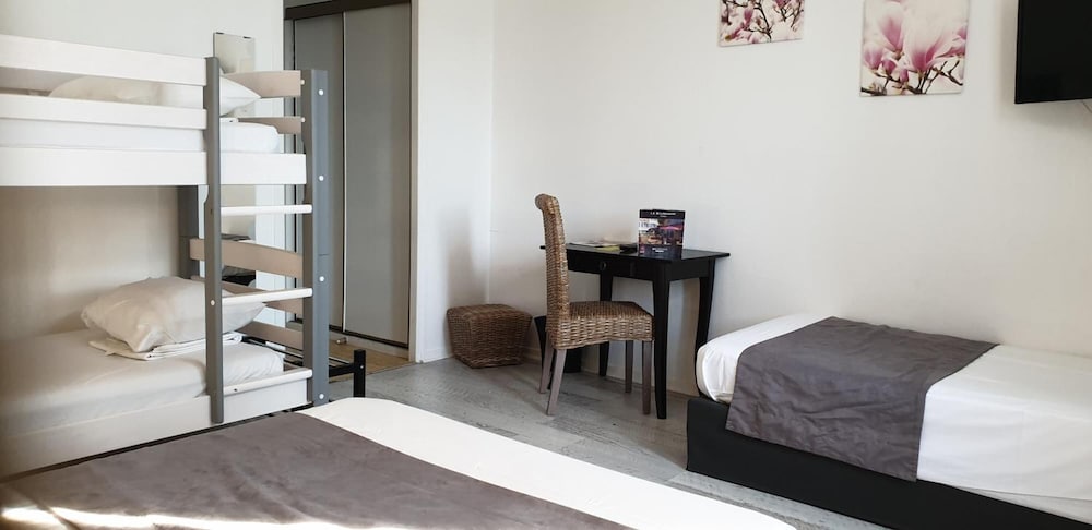 HOTEL LE BOURGOGNE 33/50