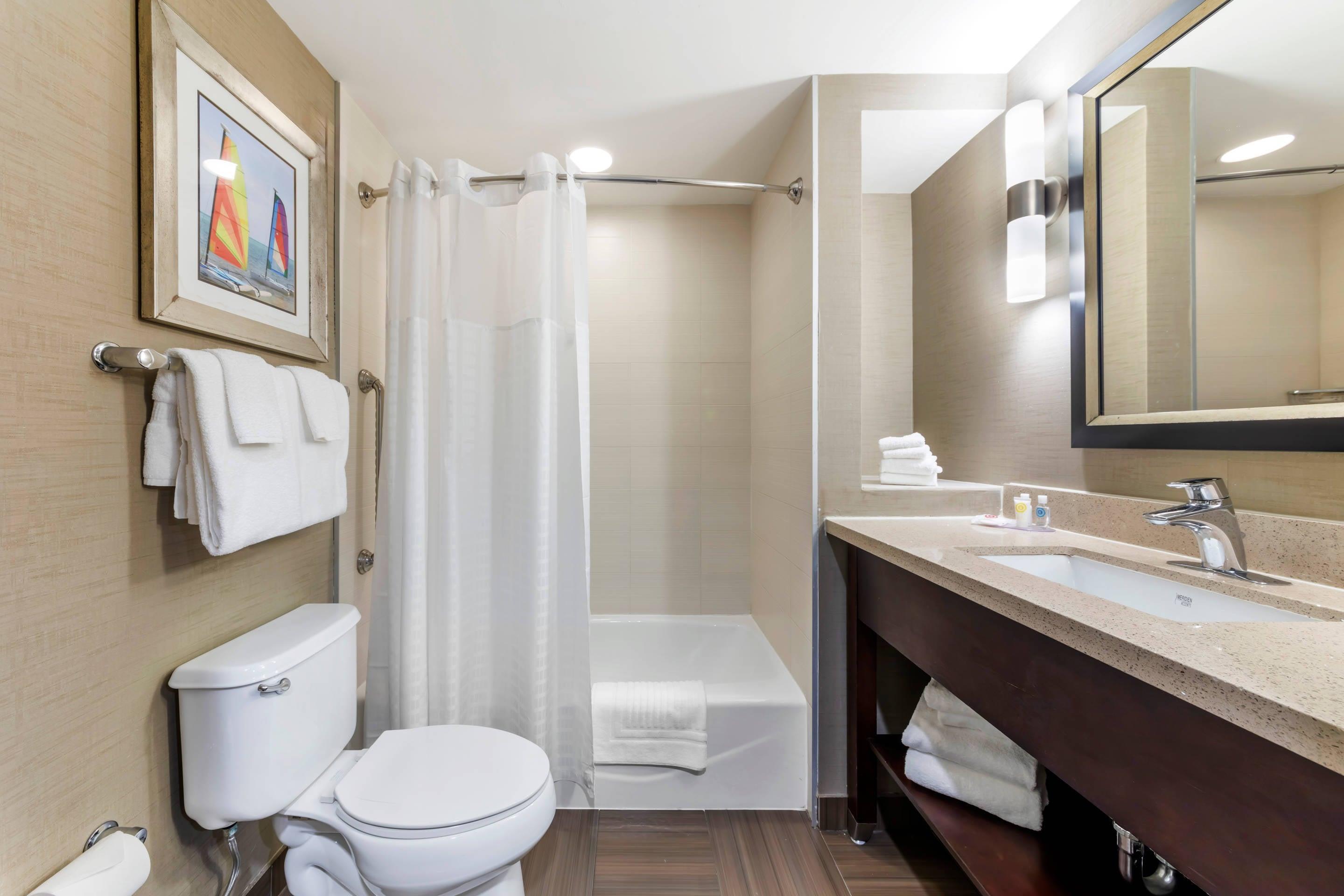 جناح بسريرين كوين، Comfort Suites Miami Airport North 6/6