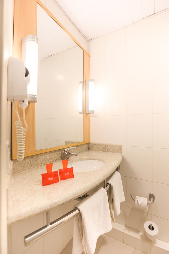 Ibis Montes Claros Shopping 50/50