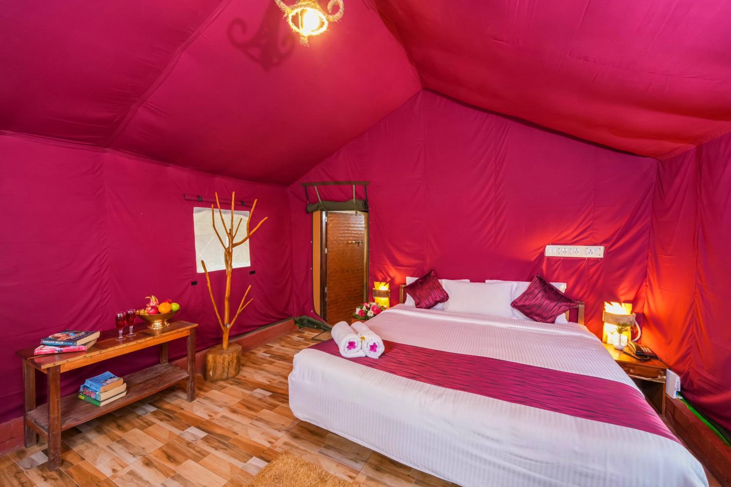 Safari, Tent