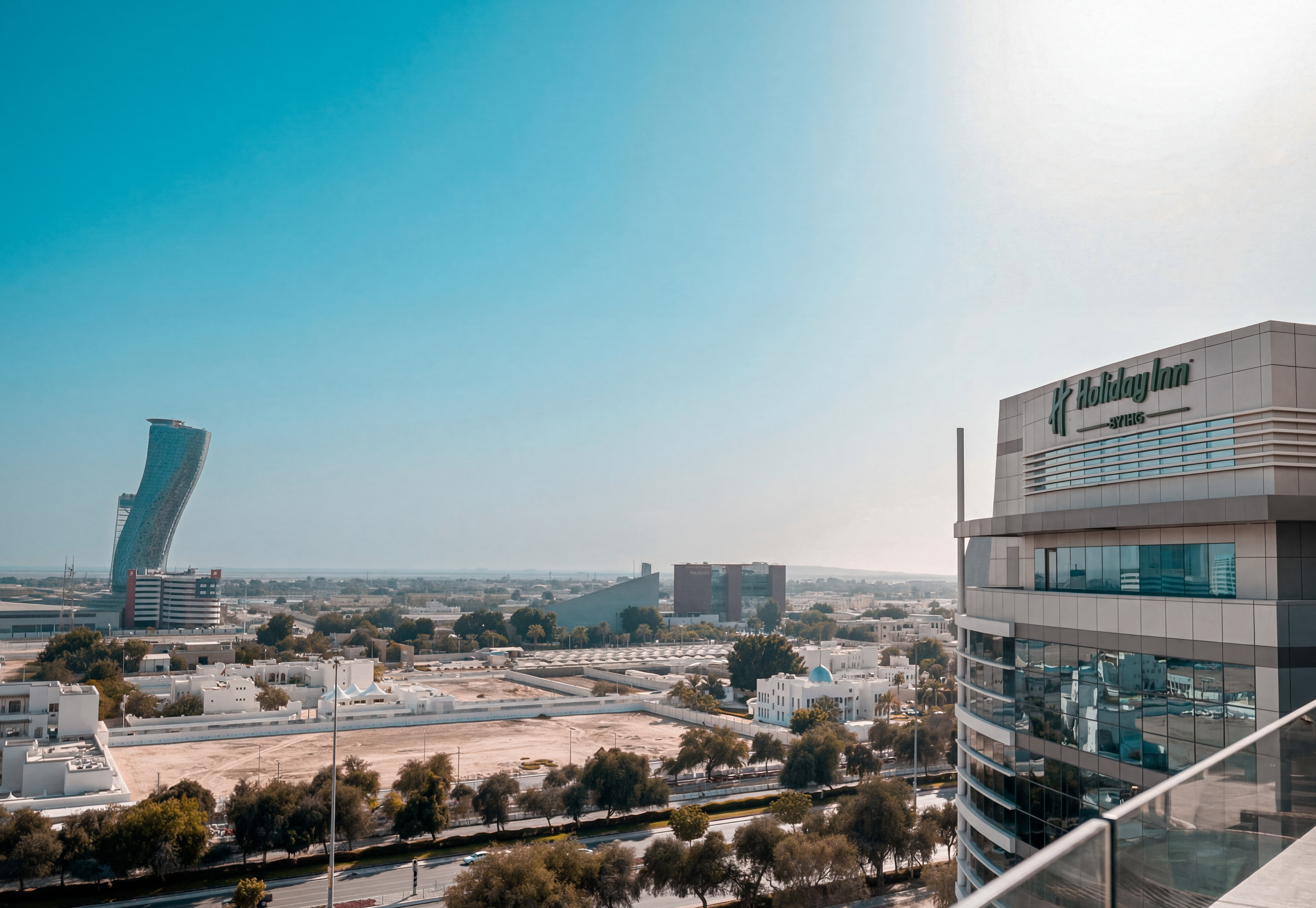 Holiday Inn Abu Dhabi Hotel 70/73