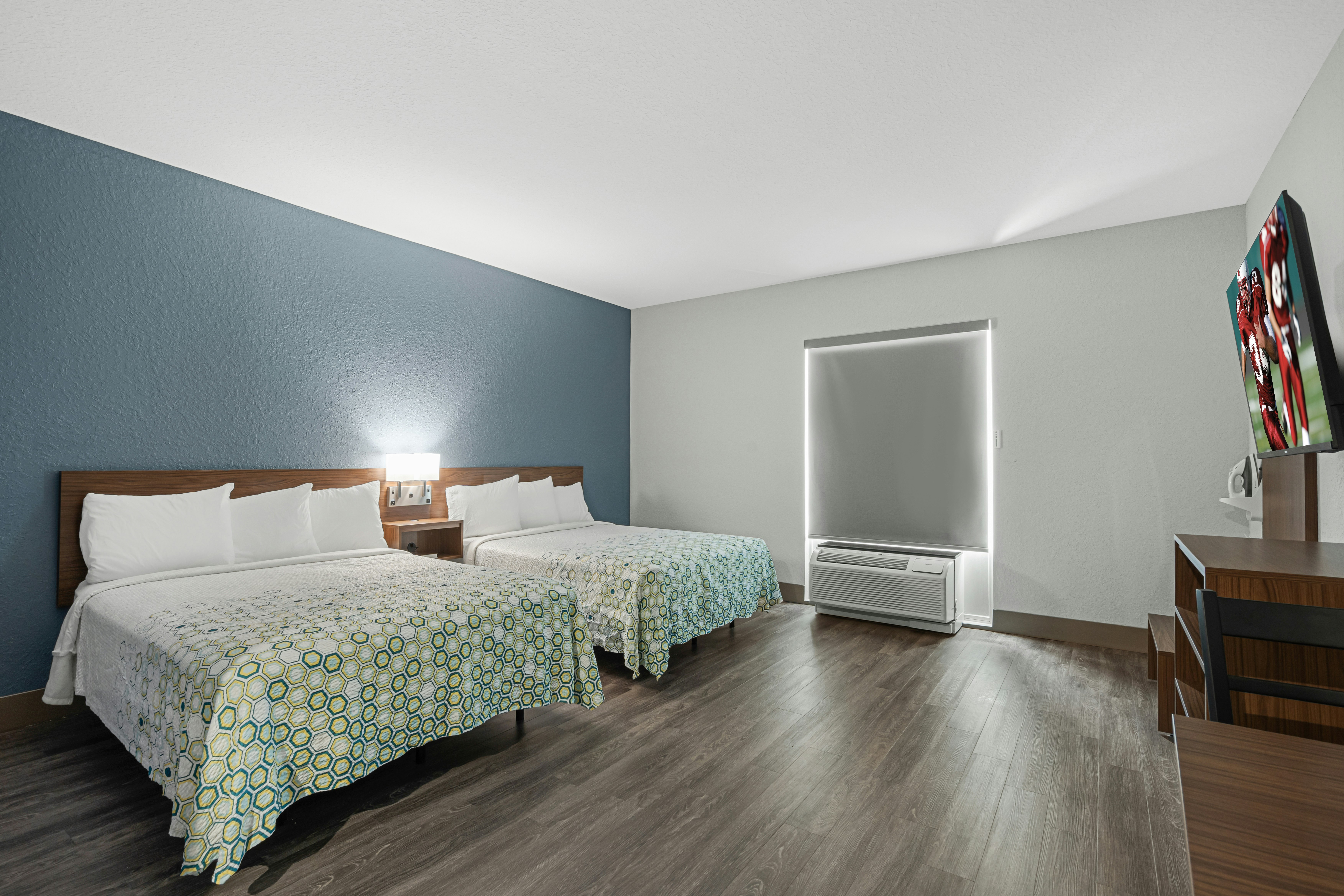 Studio, 2 Queen Beds, Accessible