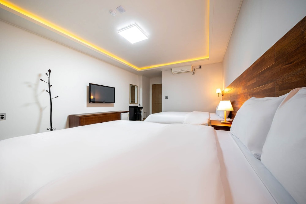 F1 Hotel 6/32