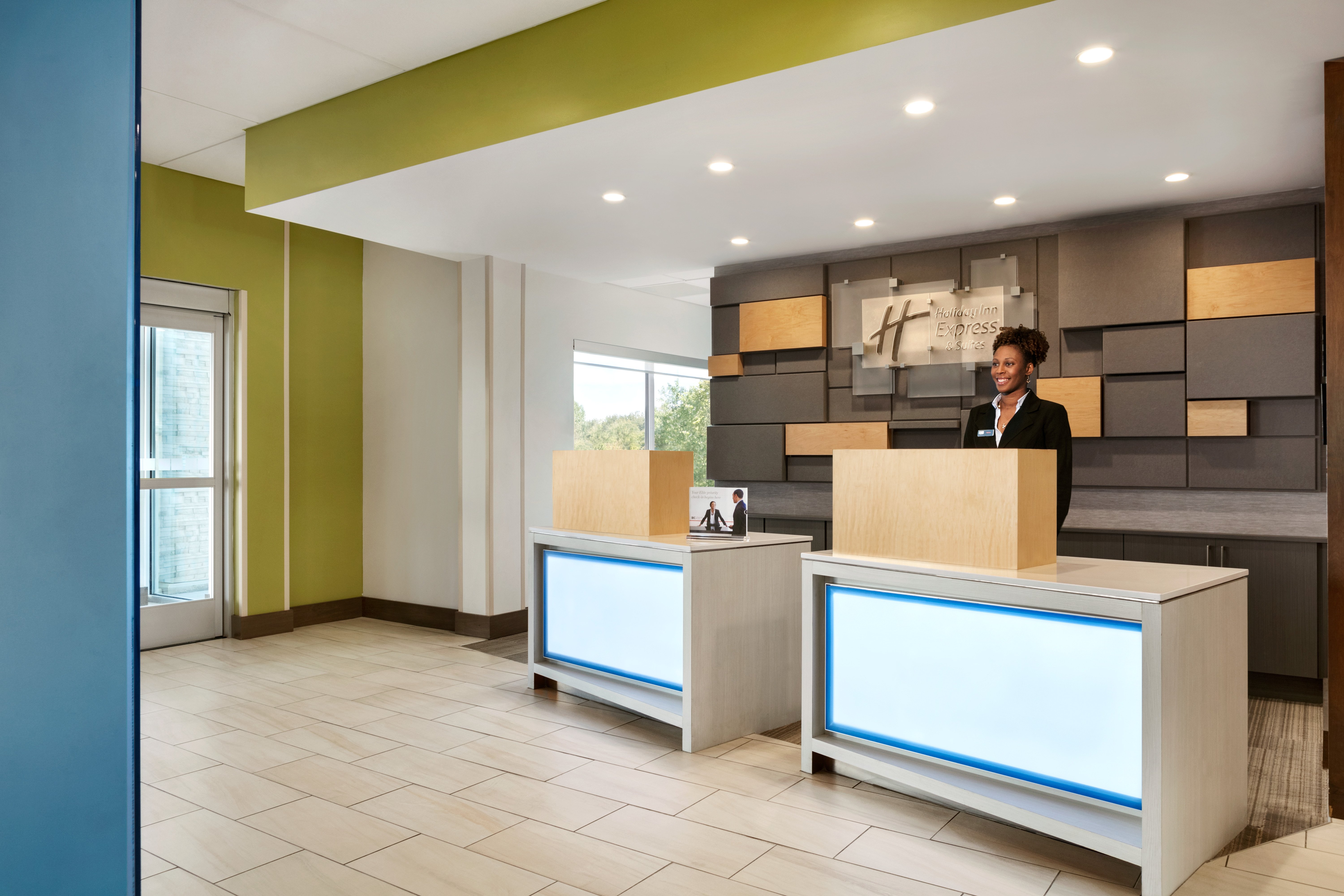 Holiday Inn Express & Suites Salisbury 7/38