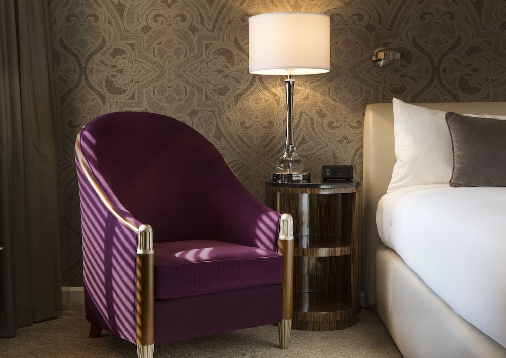 Hotel De Anza 15/45