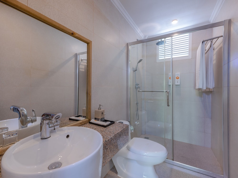 Kaani Beach Hotel 57/59
