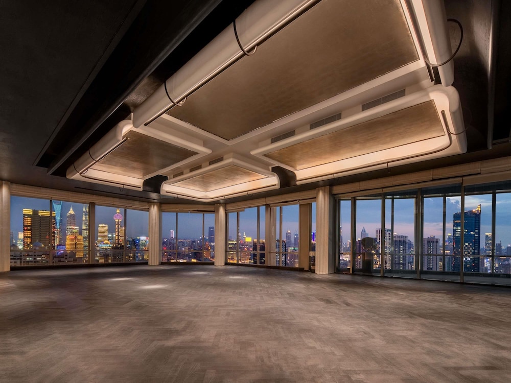 Sofitel Shanghai North Bund 55/60