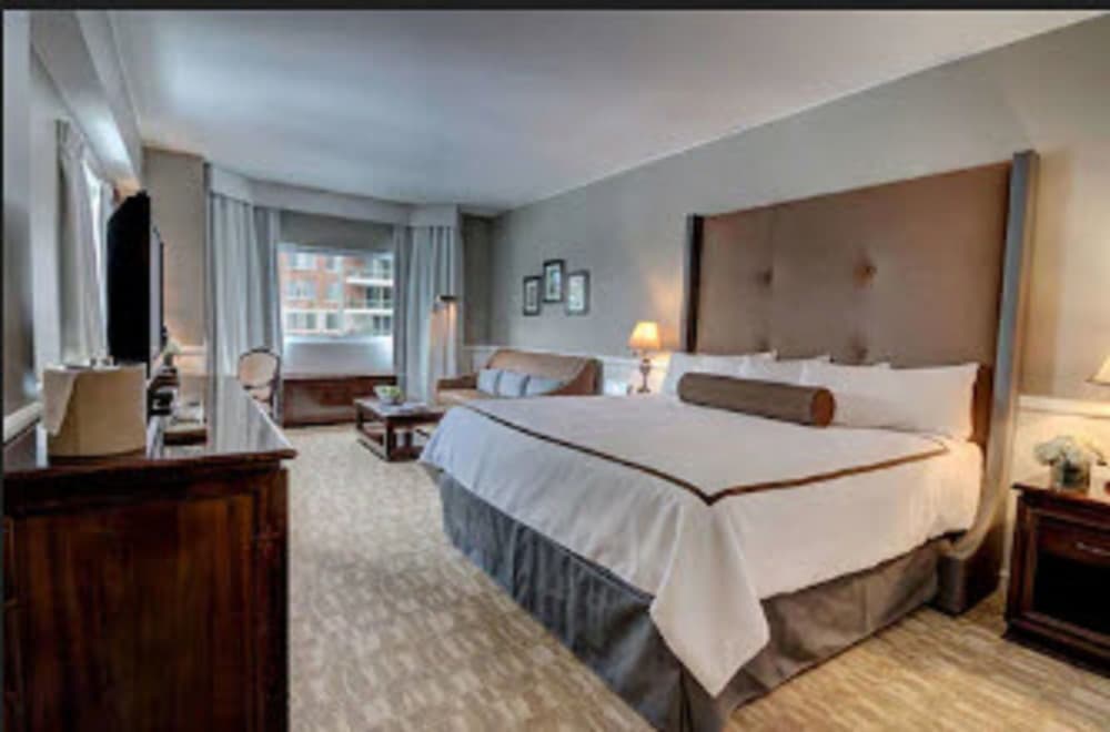 The Garden City Hotel 15/70