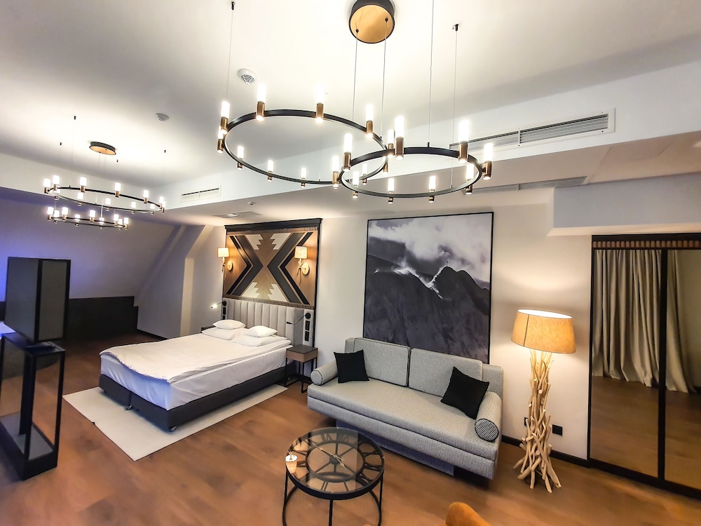 Hotel Rysy 52/84