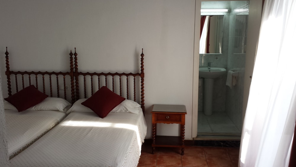 HOSTAL CAS BOMBU 24/56