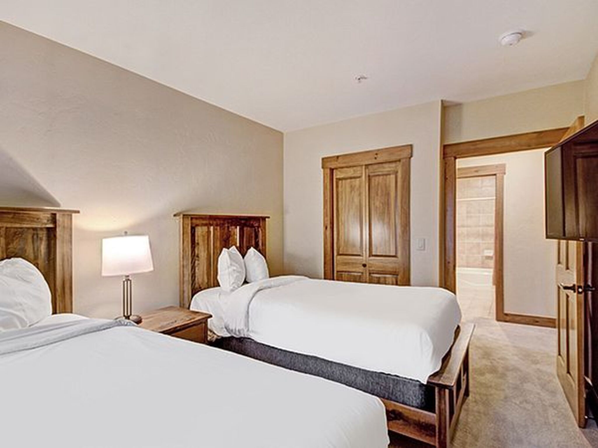 Condominium, 2 Bedrooms