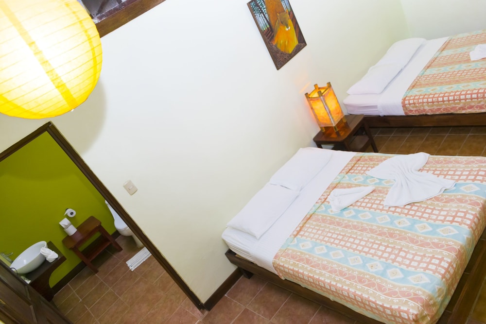 Atlantida Lodge 22/63