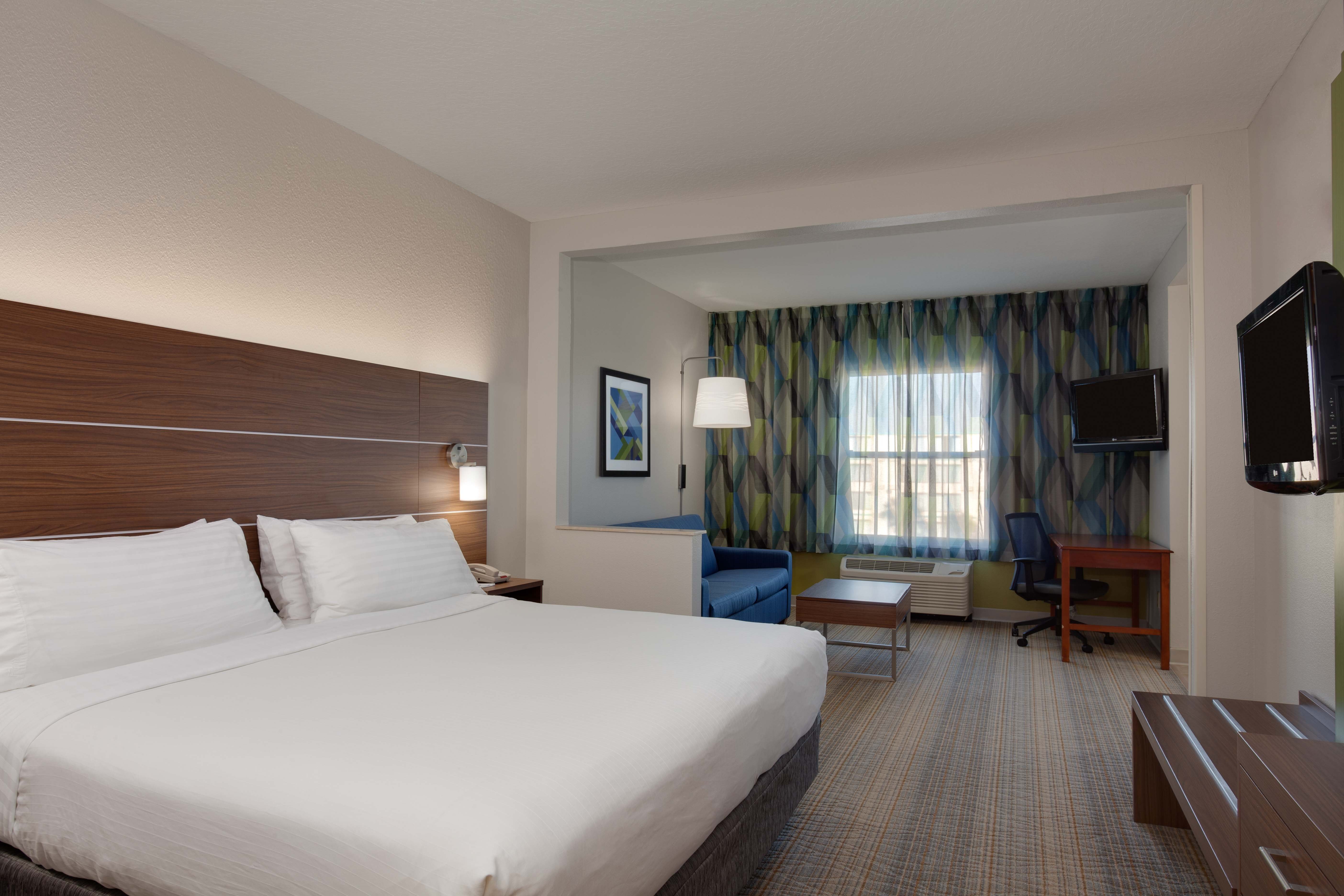 Holiday Inn Express And Suites Orlando International Airport 12/62