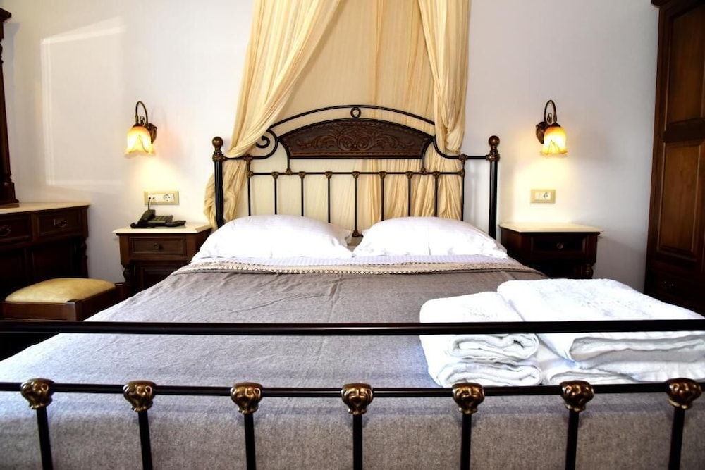 Messaria Hotel 25/63
