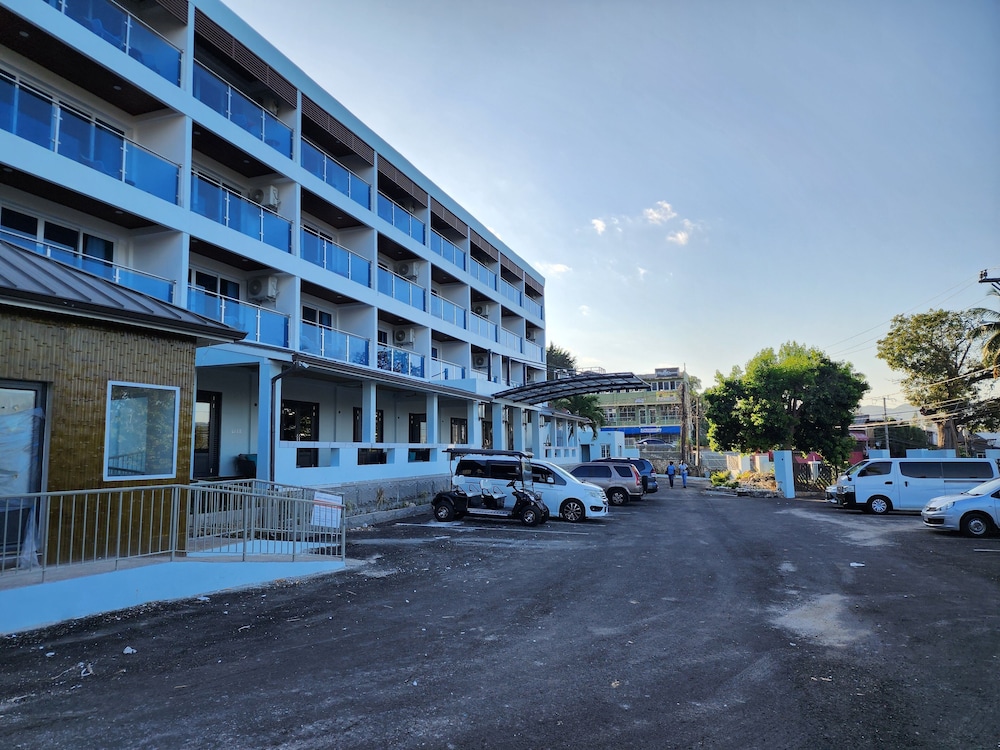 Hotel 39 Jamaica 43/53