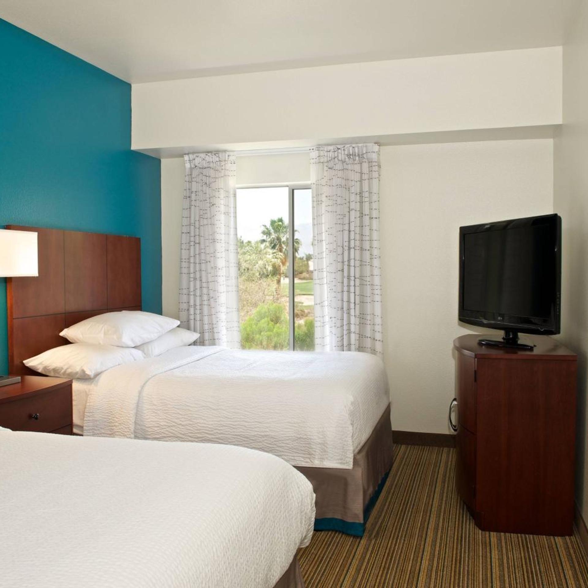 2 Bedrooms, Suite, Golf Course View, Balcony