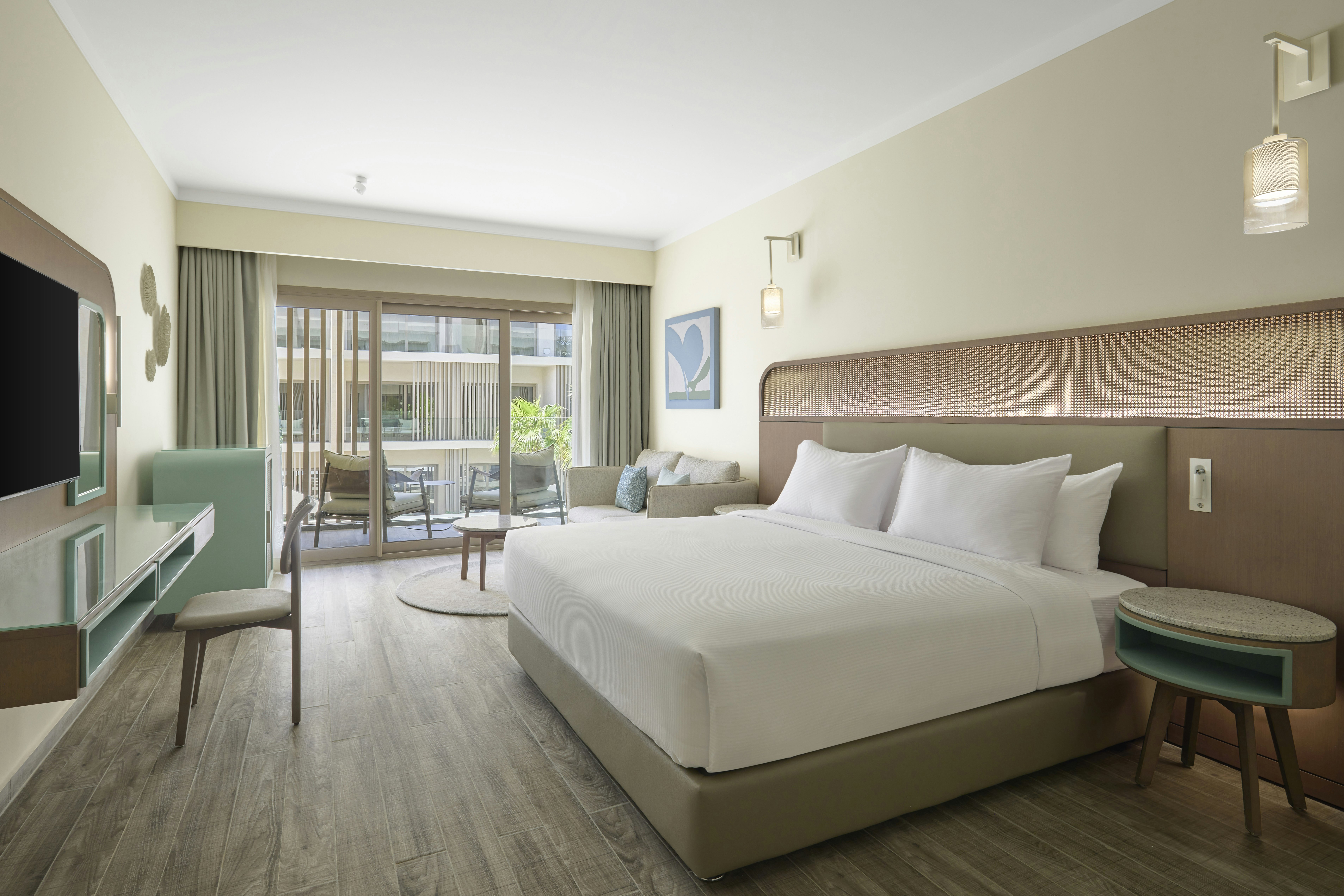 SUPERIOR, KING BED, POOL VIEW