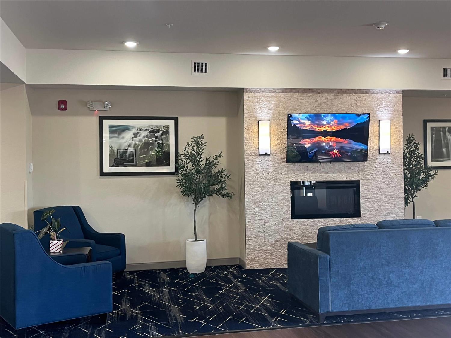 Comfort Inn & Suites Mankato, MN 21/30