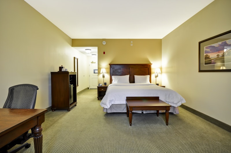 Hampton Inn & Suites North Charleston-University Blvd 11/55