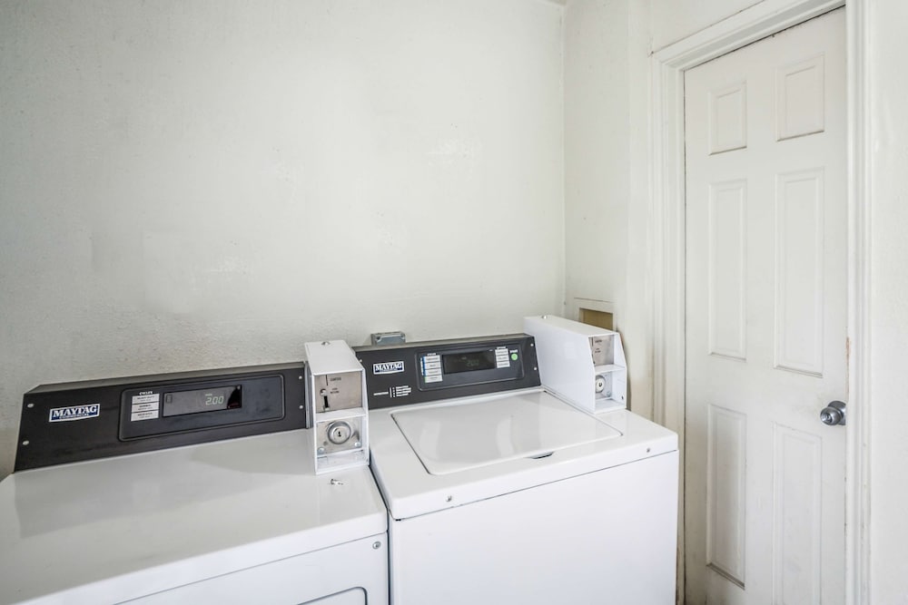 Motel6 Dallas, TX - Market Center 44/45
