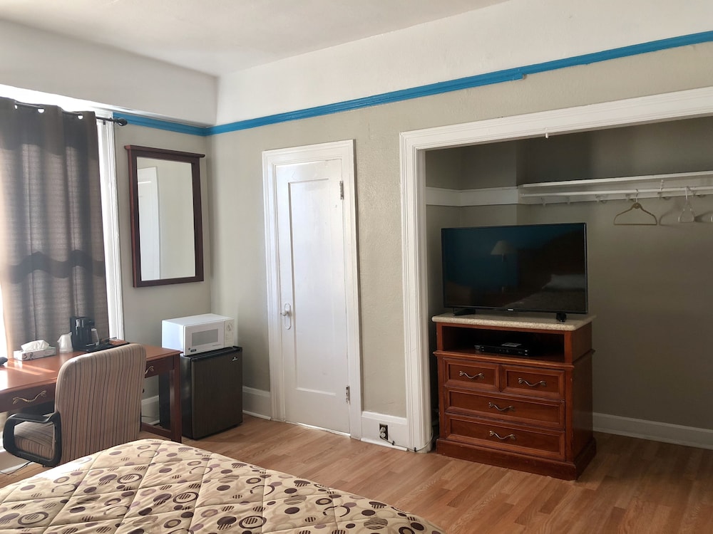Admiral Hotel 20/56