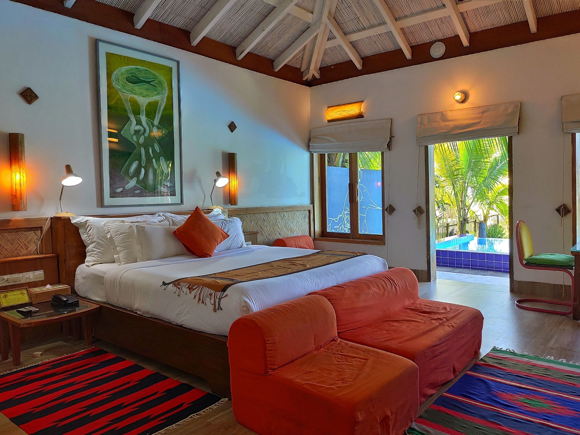 POOL, SUITE