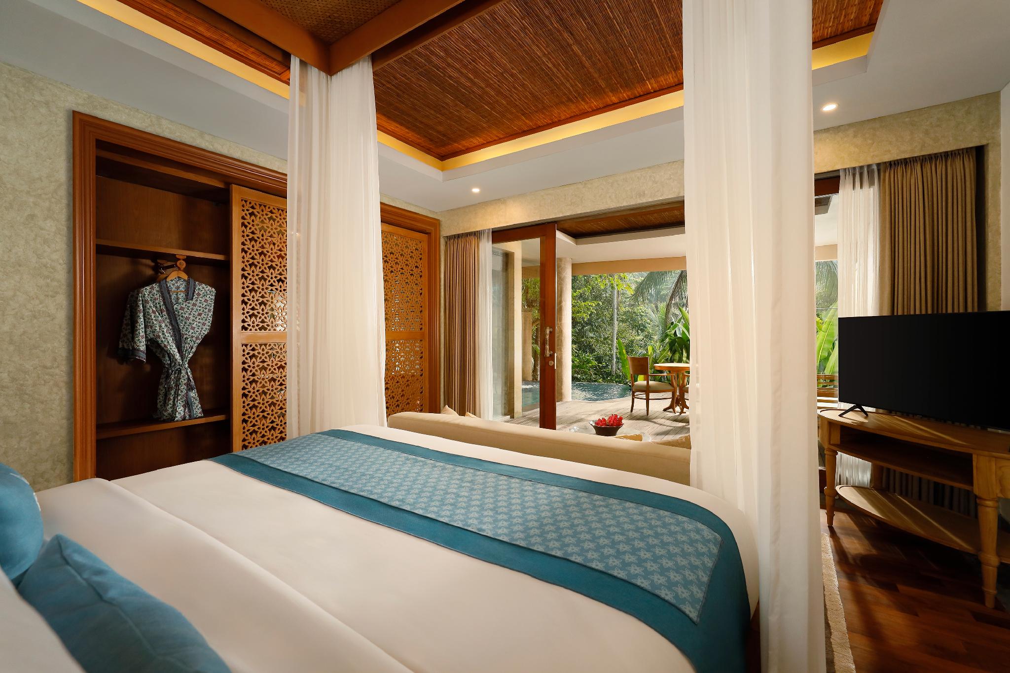 Pool, Valley, Suite, Double Bed
