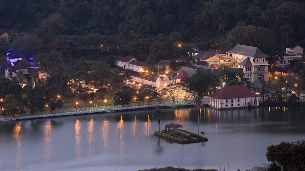 Sandriana Lake View Hotel 30/35