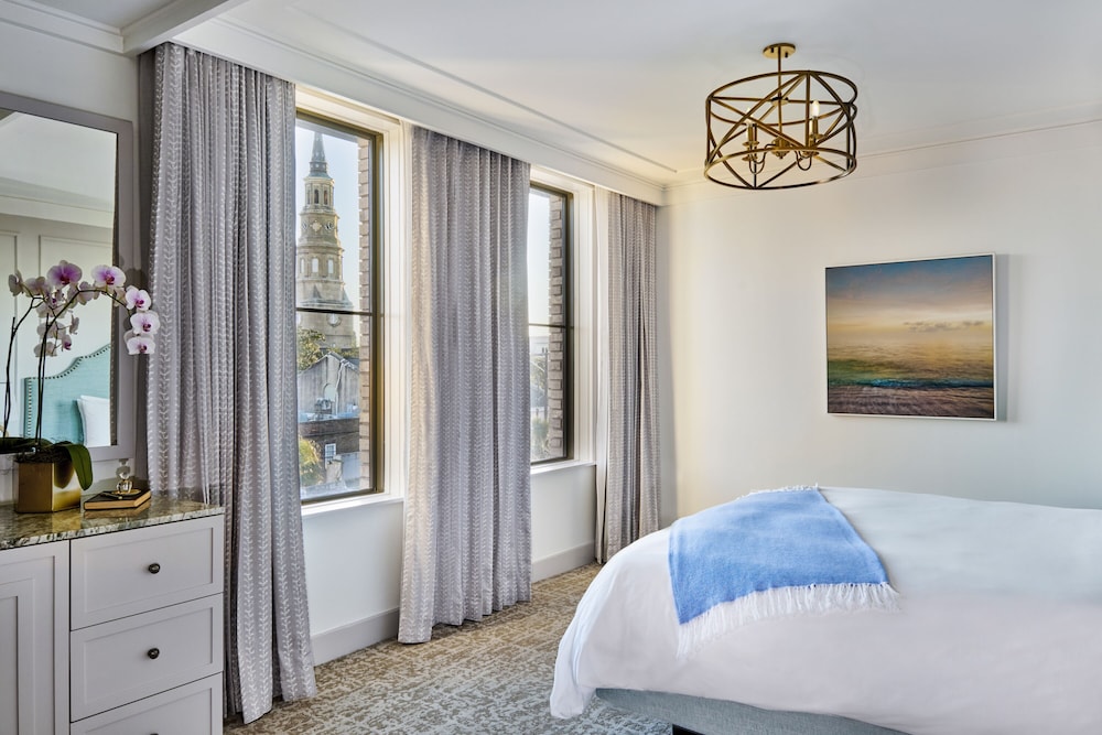 TRADITIONAL, KING BED
